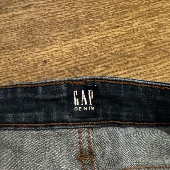 Gap jeans size 30/10 us - minimally worn - Picture 4 of 7